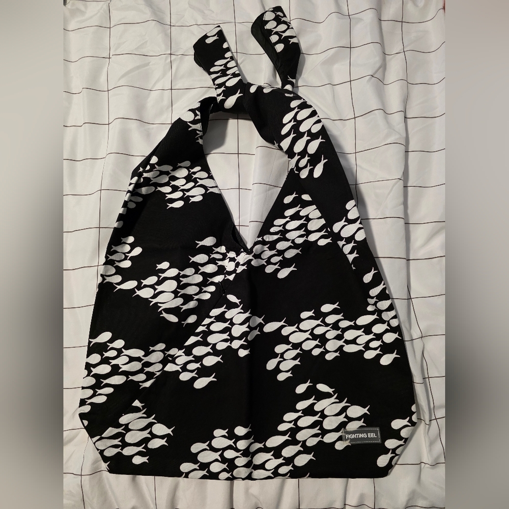 Fighting Eel Tote Bag